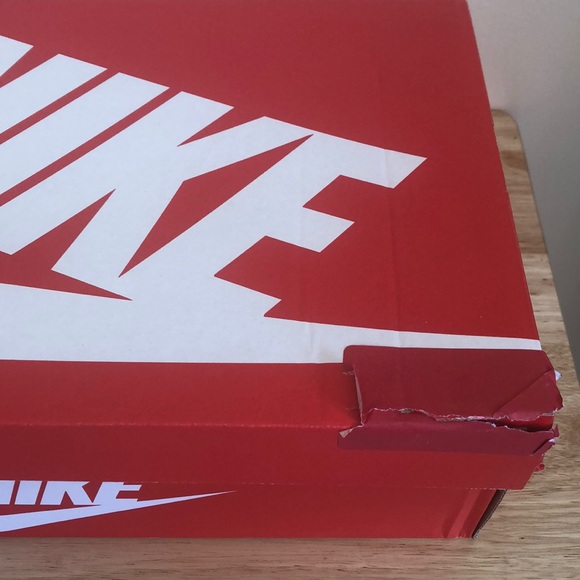 NIKE HUARACHE EDGE LTHR SNEAKERS - Picture 7 of 7